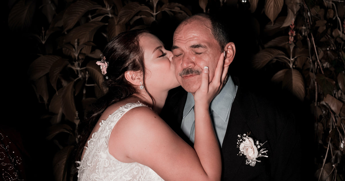 Cornice Portafoto In Legno Con Clip: Regalo Di Nozze Personalizzato Per Genitori Della Sposa (20x25 Cm)