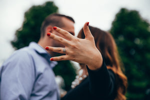 Come acquistare un anello da donna: i consigli e i suggerimenti per non sbagliare